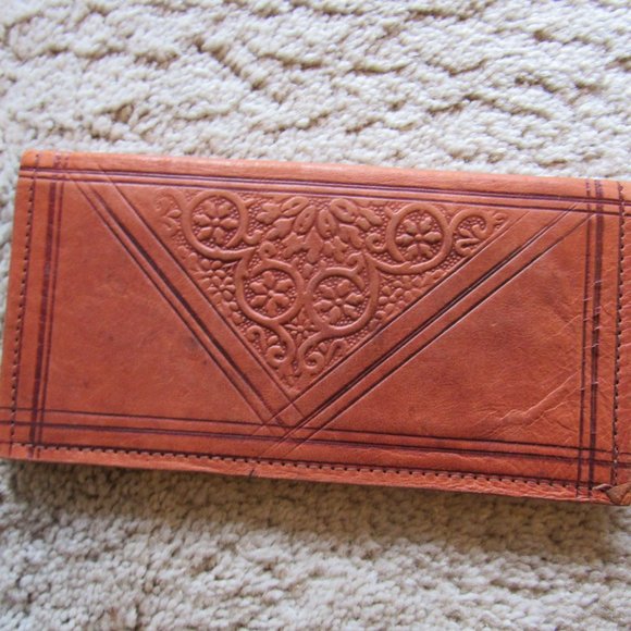 Soft Brown Leather Embossed Check Book/Wallet - Picture 3 of 3